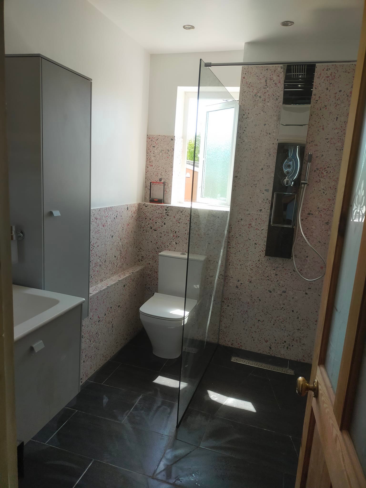 Walk-in wet room style finish by BBS Wales